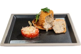 Куриная котлета с грибным жульеном